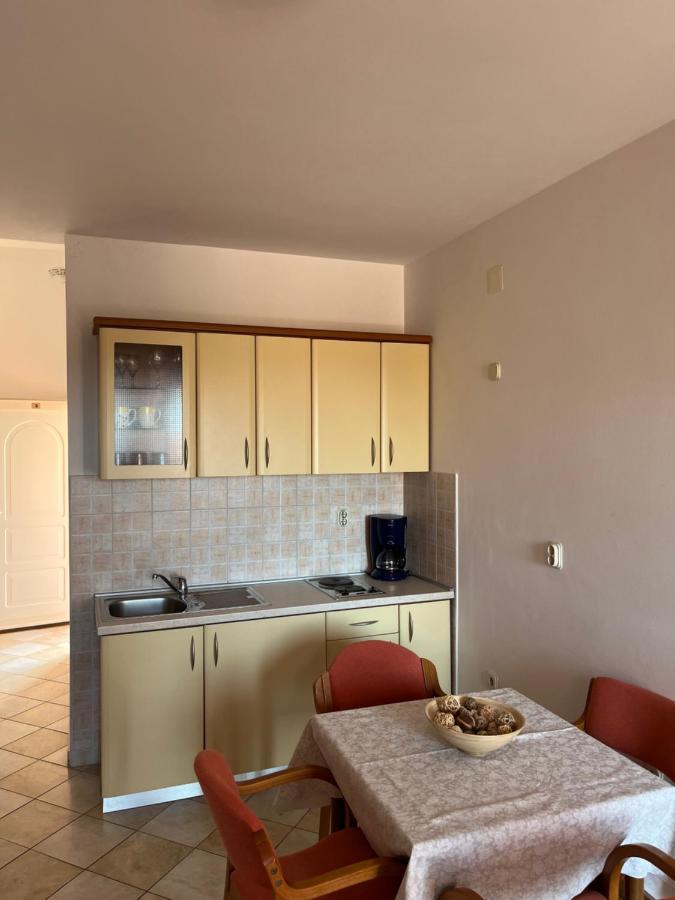 Apartments Poljski Put V Novalja Exterior photo